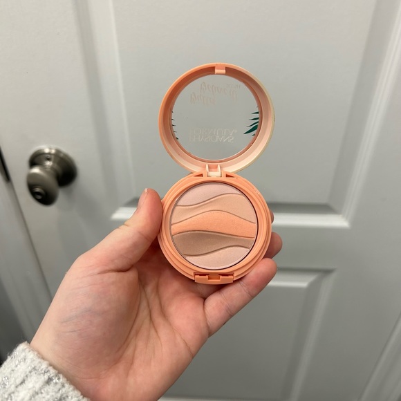 Physicians formula “butter believe it” blush - Picture 2 of 3